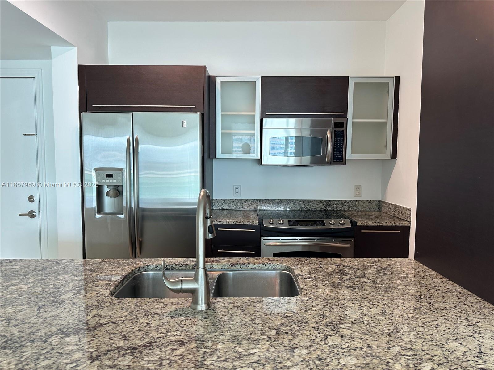 950 BRICKELL BAY DR # 3804