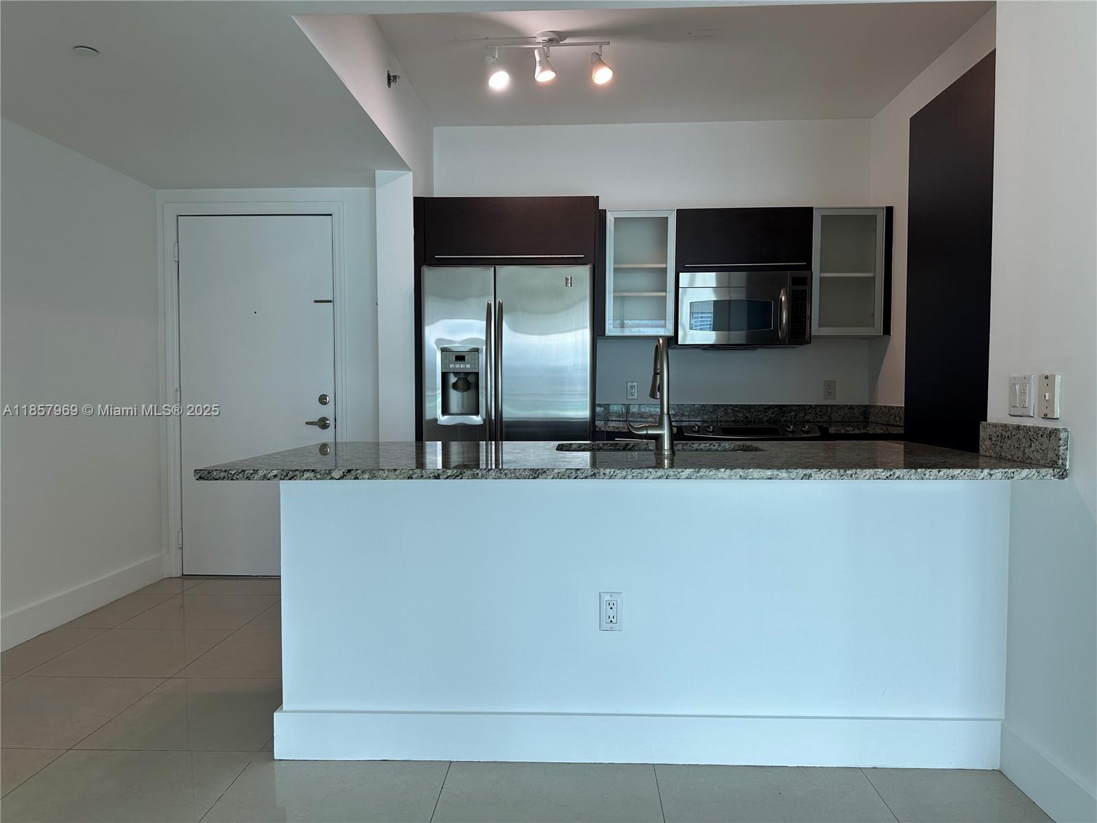 950 BRICKELL BAY DR # 3804