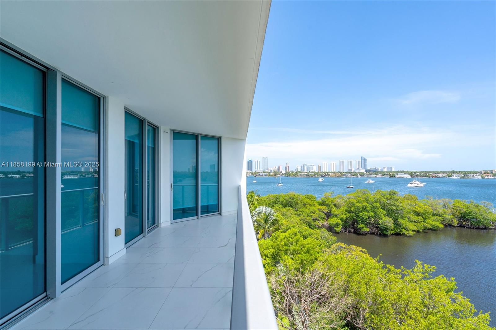 17111 BISCAYNE BL Unit: 506-S
