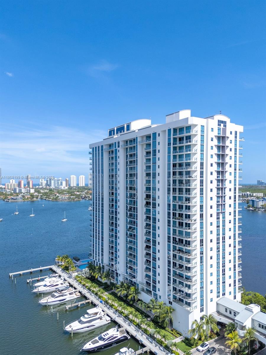 17111 BISCAYNE BL Unit: 506-S