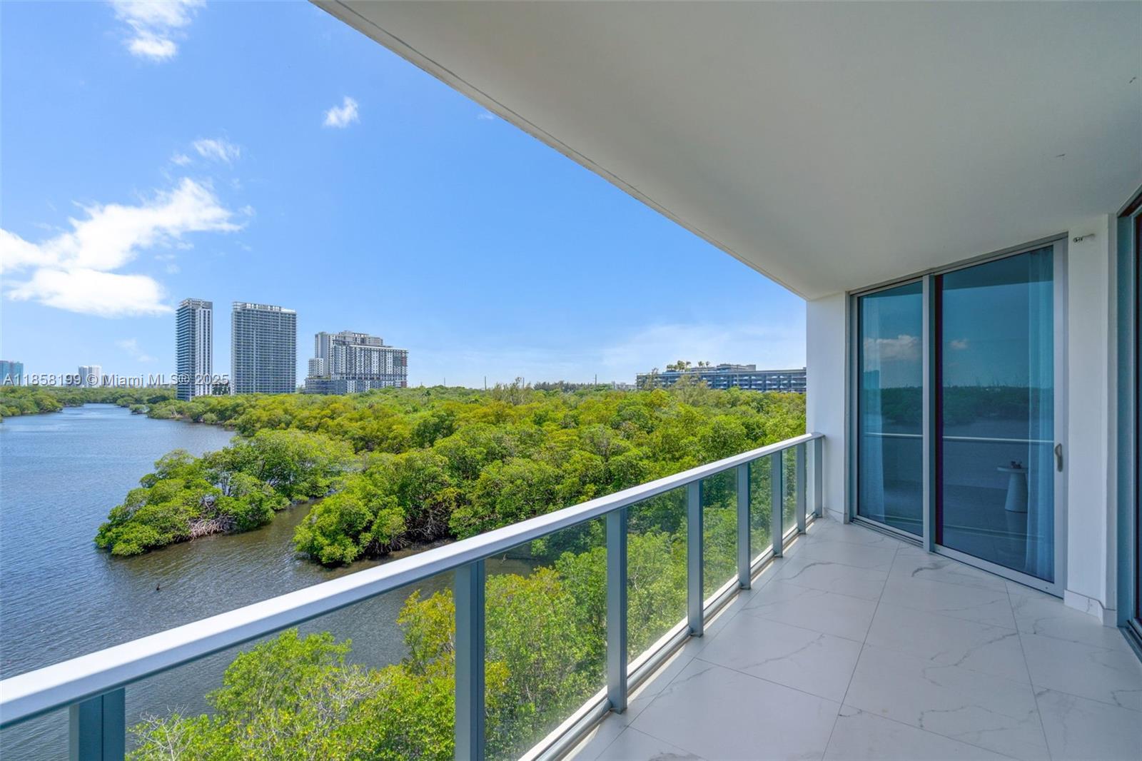 17111 BISCAYNE BL Unit: 506-S