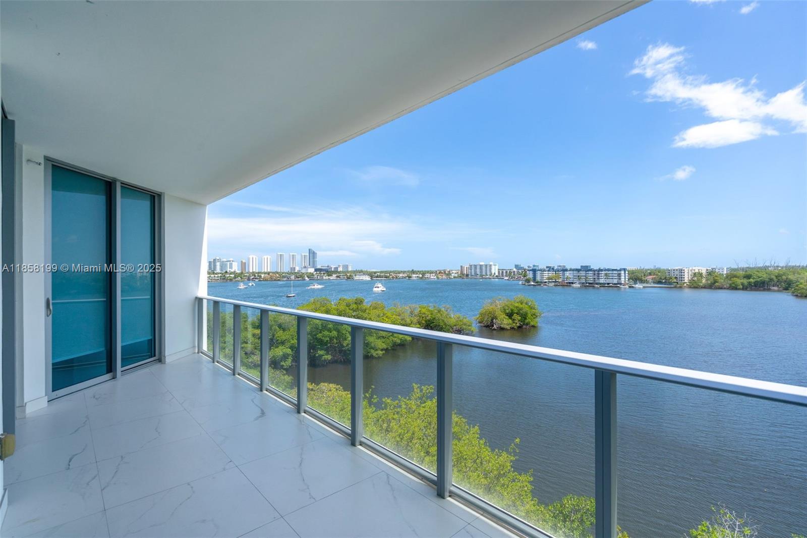 17111 BISCAYNE BL Unit: 506-S