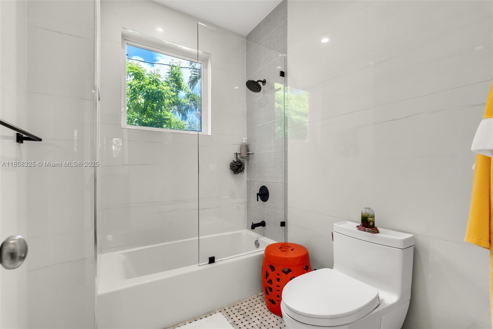 285 W Enid Dr