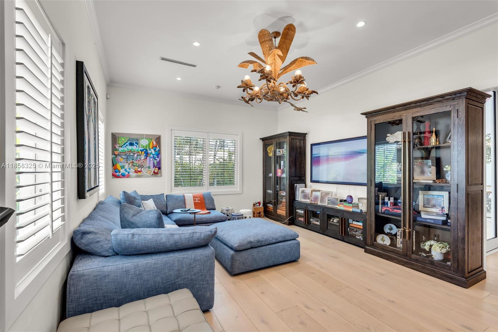 285 W Enid Dr