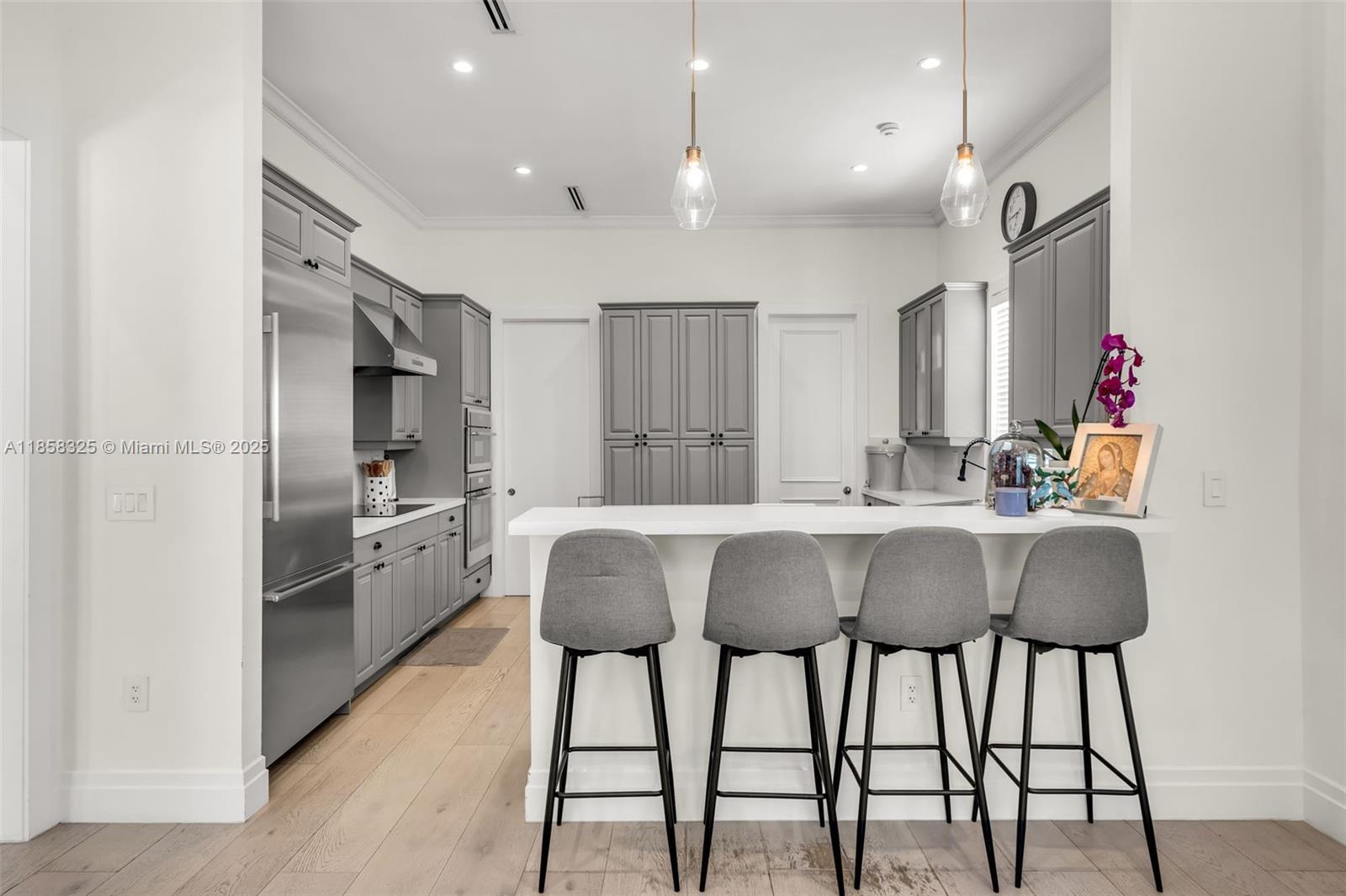 285 W Enid Dr