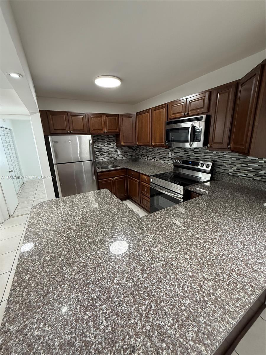 9231 SW 87th Ave # C9