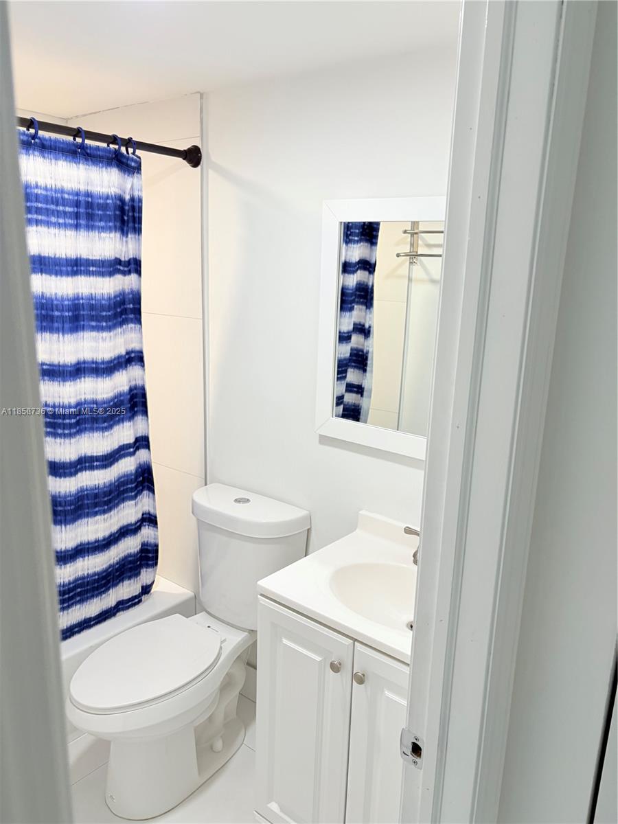 6820 W Flagler St # 408