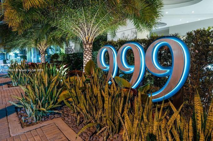 999 SW 1st Ave # 2910