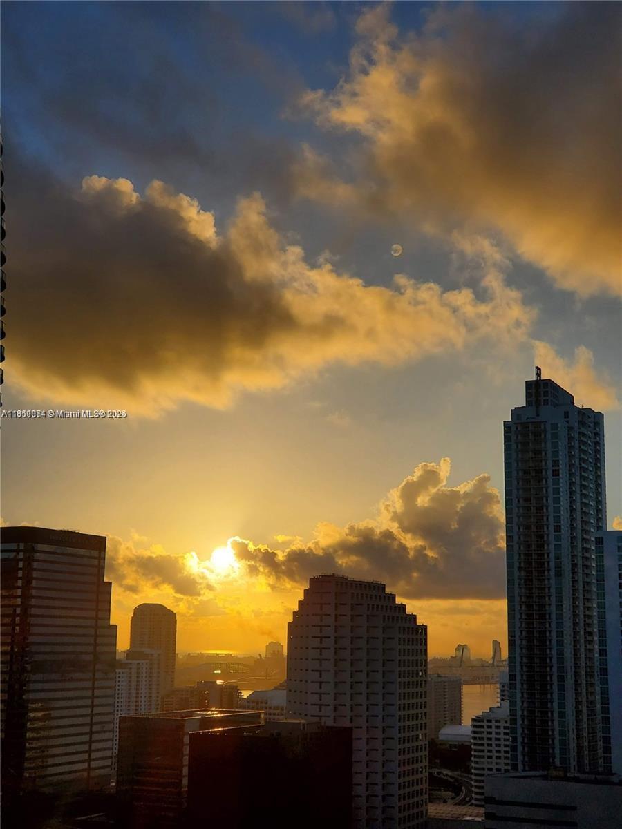 999 SW 1st Ave # 2910