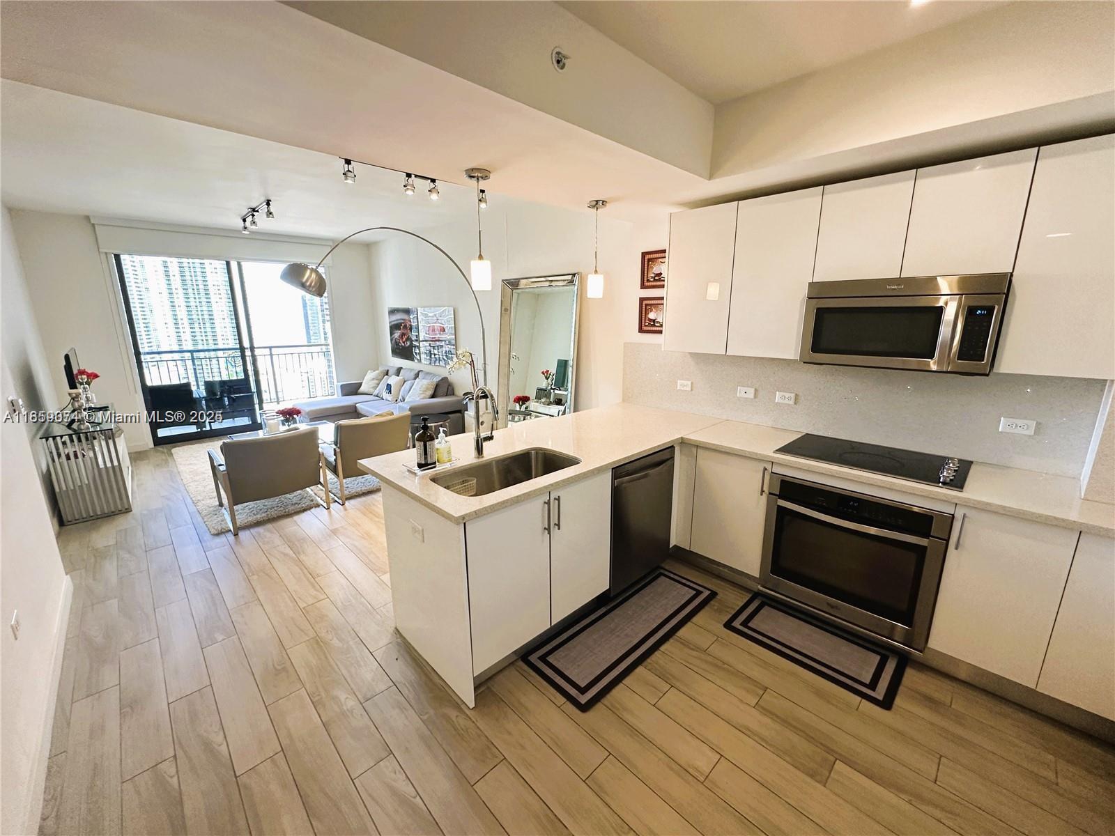 999 SW 1st Ave # 2910