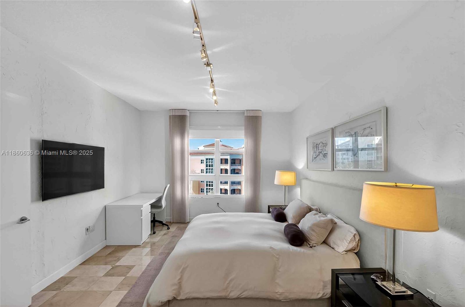 715 Crandon Blvd # 5 Unit: PH-5