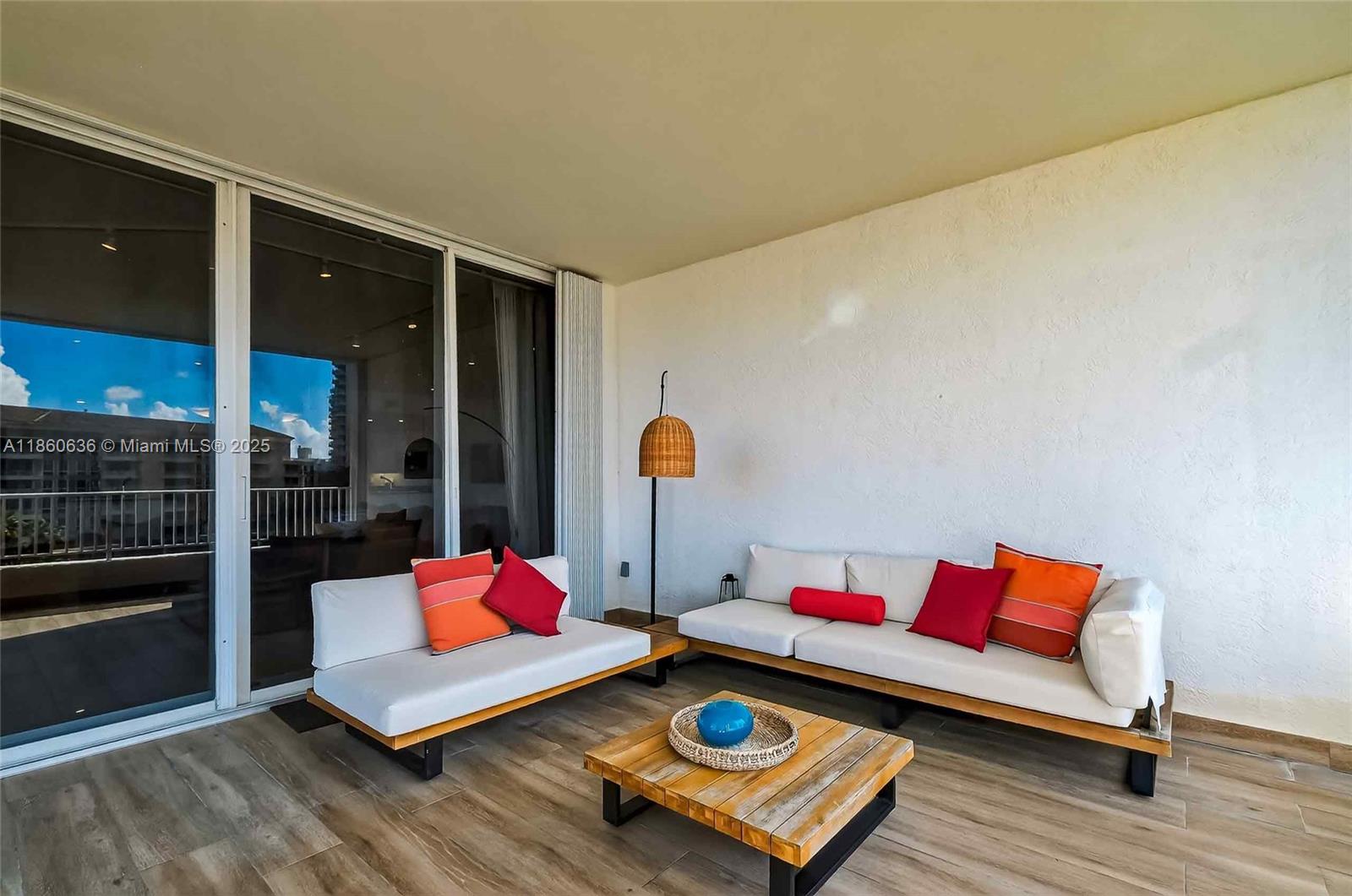 715 Crandon Blvd # 5 Unit: PH-5