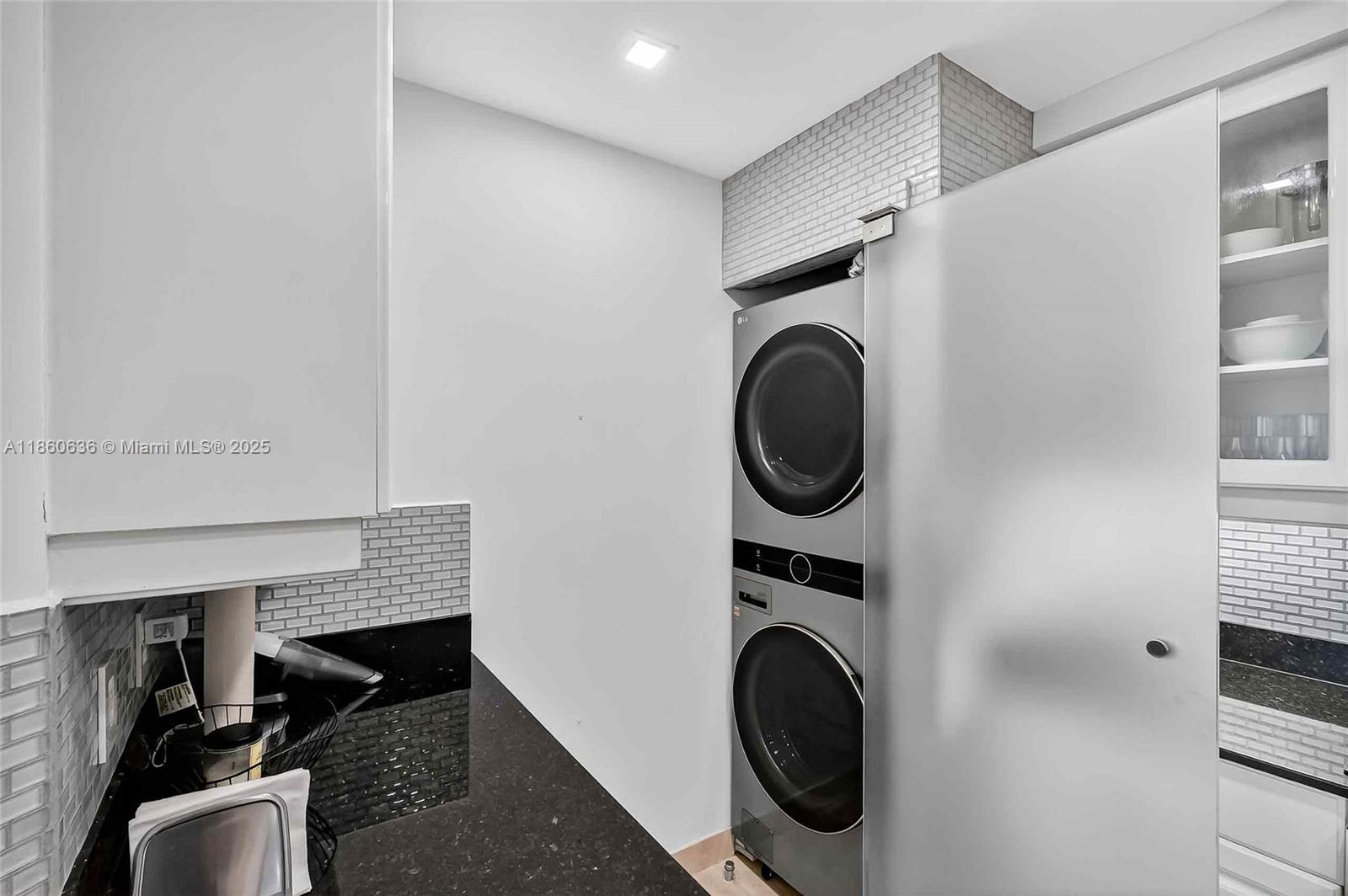 715 Crandon Blvd # 5 Unit: PH-5