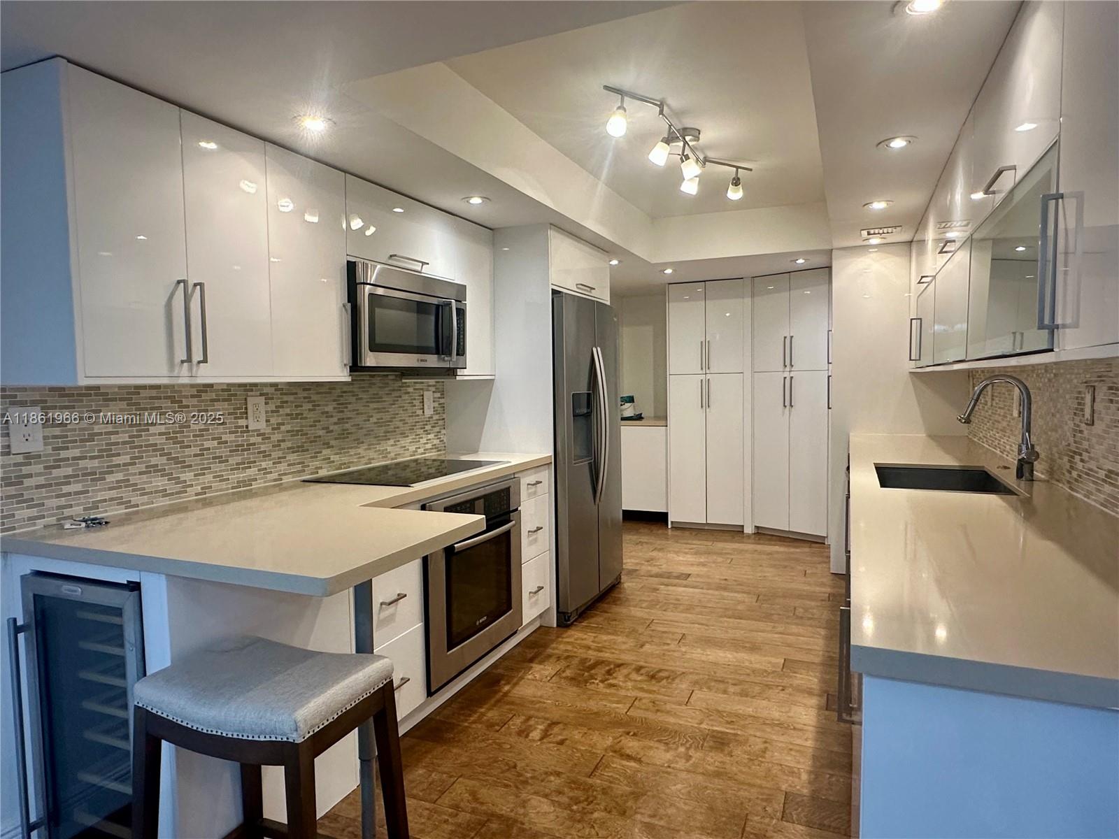 1121 Crandon Blvd # D703