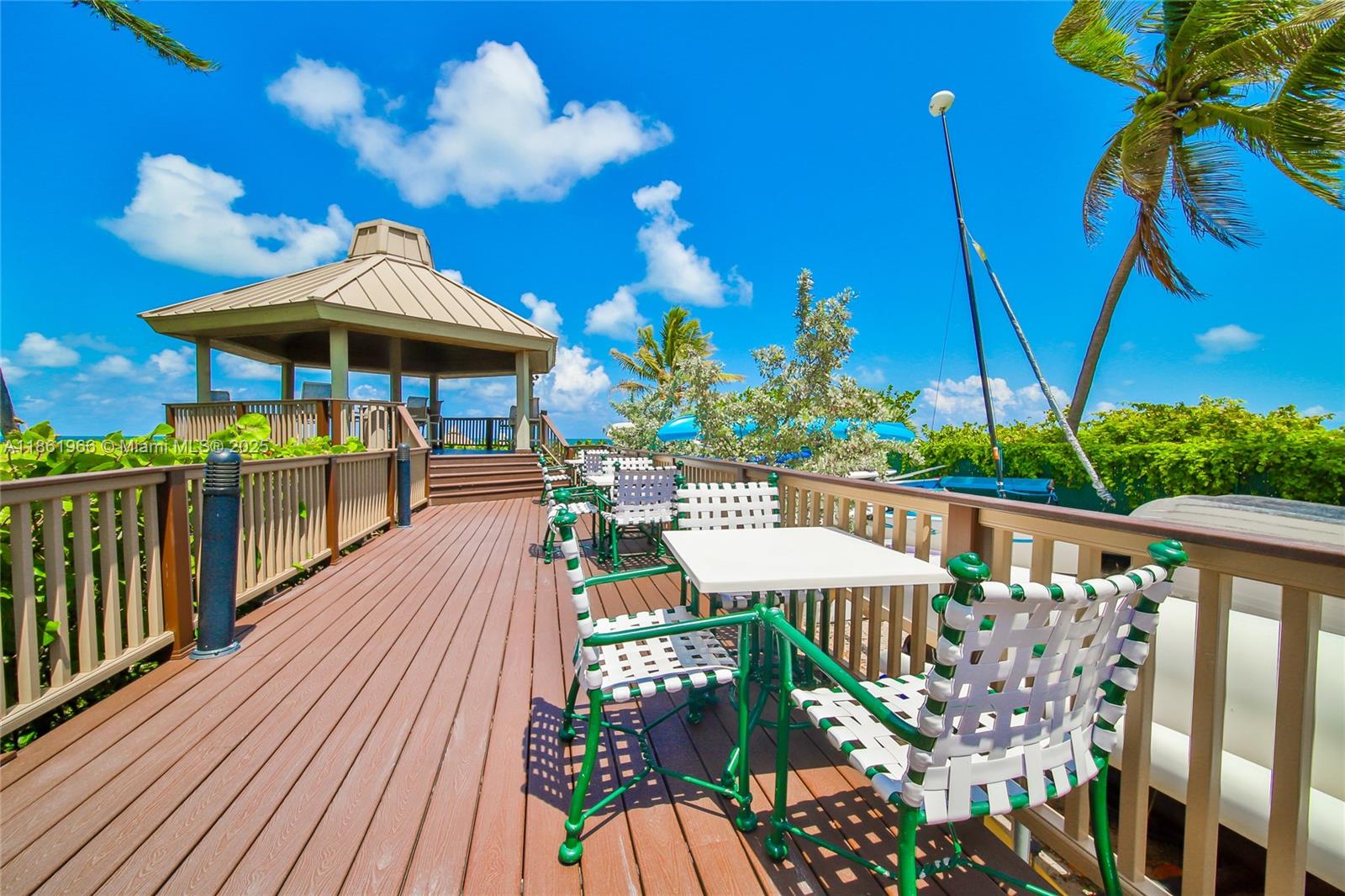 1121 Crandon Blvd # D703