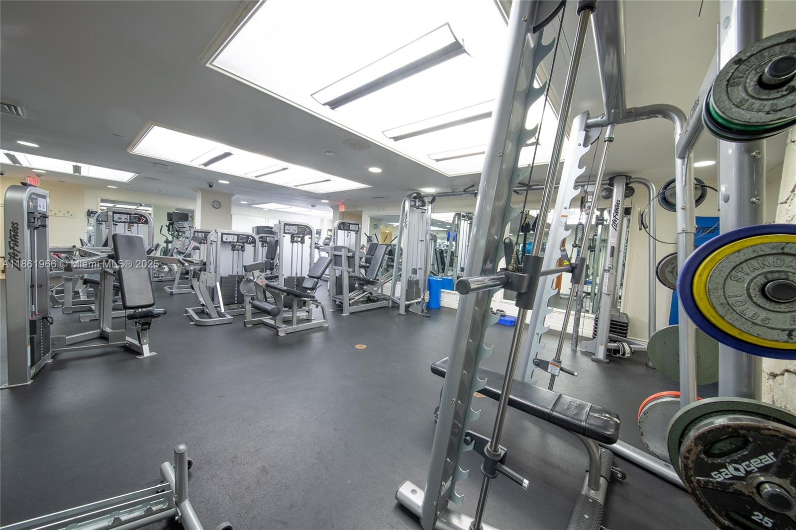 1121 Crandon Blvd # D703