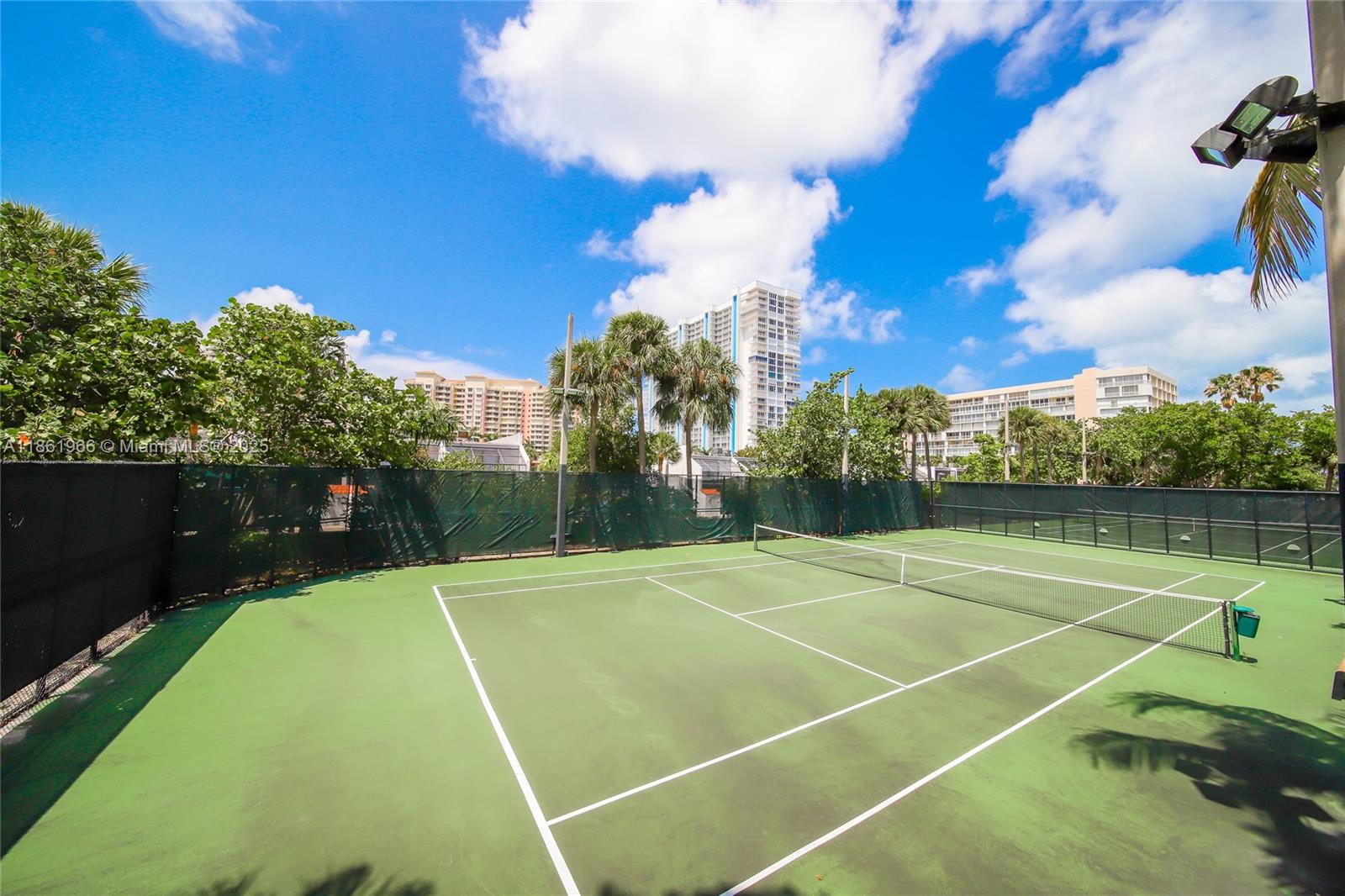 1121 Crandon Blvd # D703