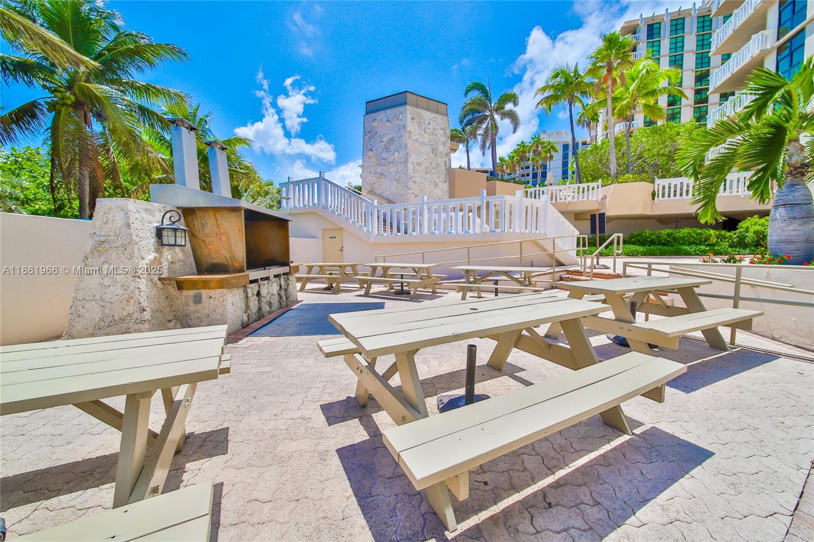 1121 Crandon Blvd # D703