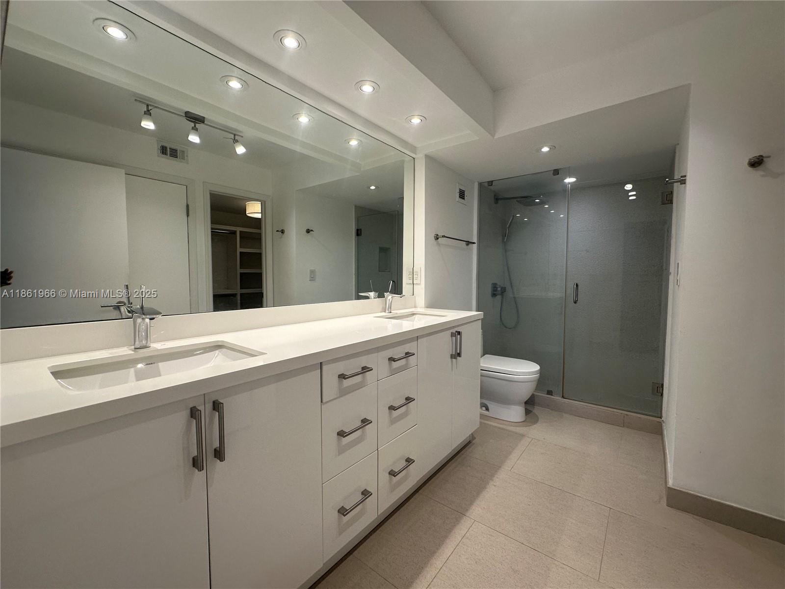 1121 Crandon Blvd # D703