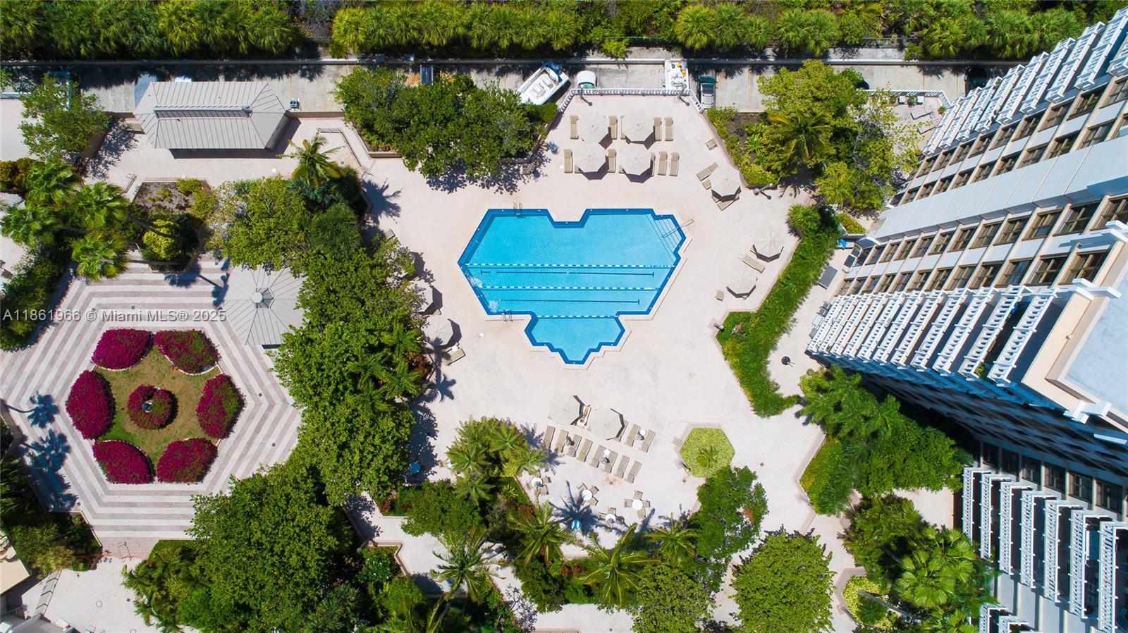 1121 Crandon Blvd # D703