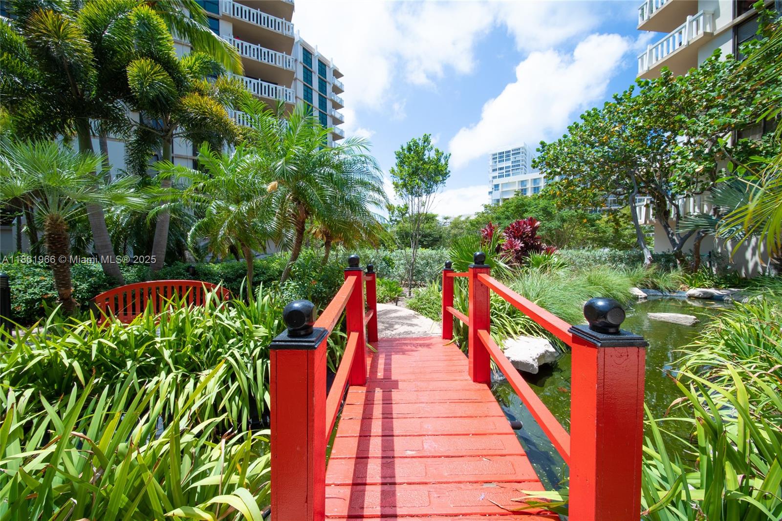 1121 Crandon Blvd # D703