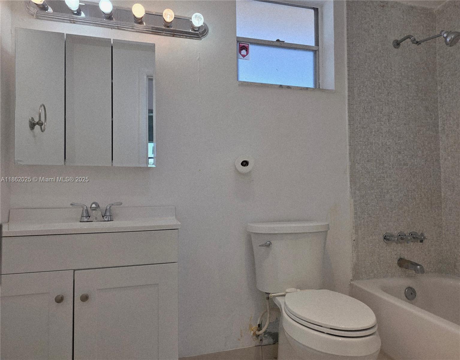 2940 NE 203rd St # C101