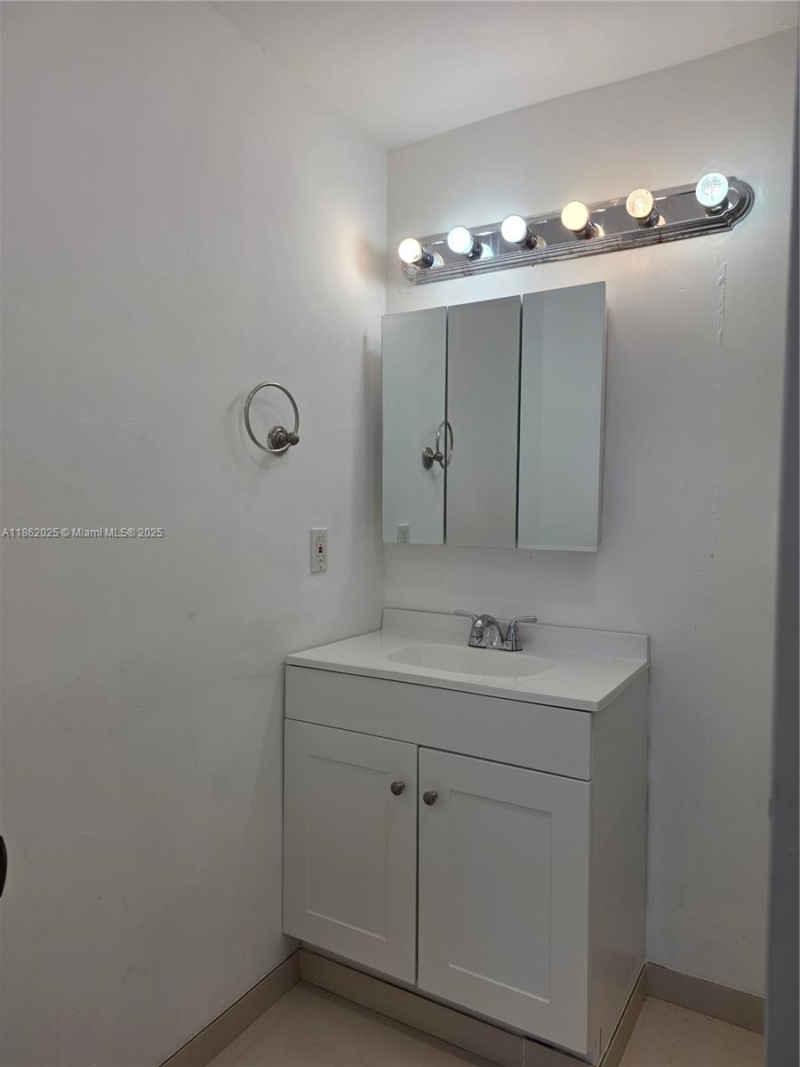 2940 NE 203rd St # C101