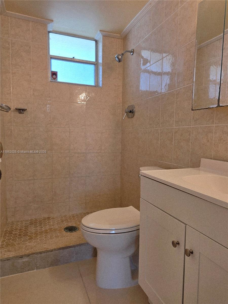 2940 NE 203rd St # C101