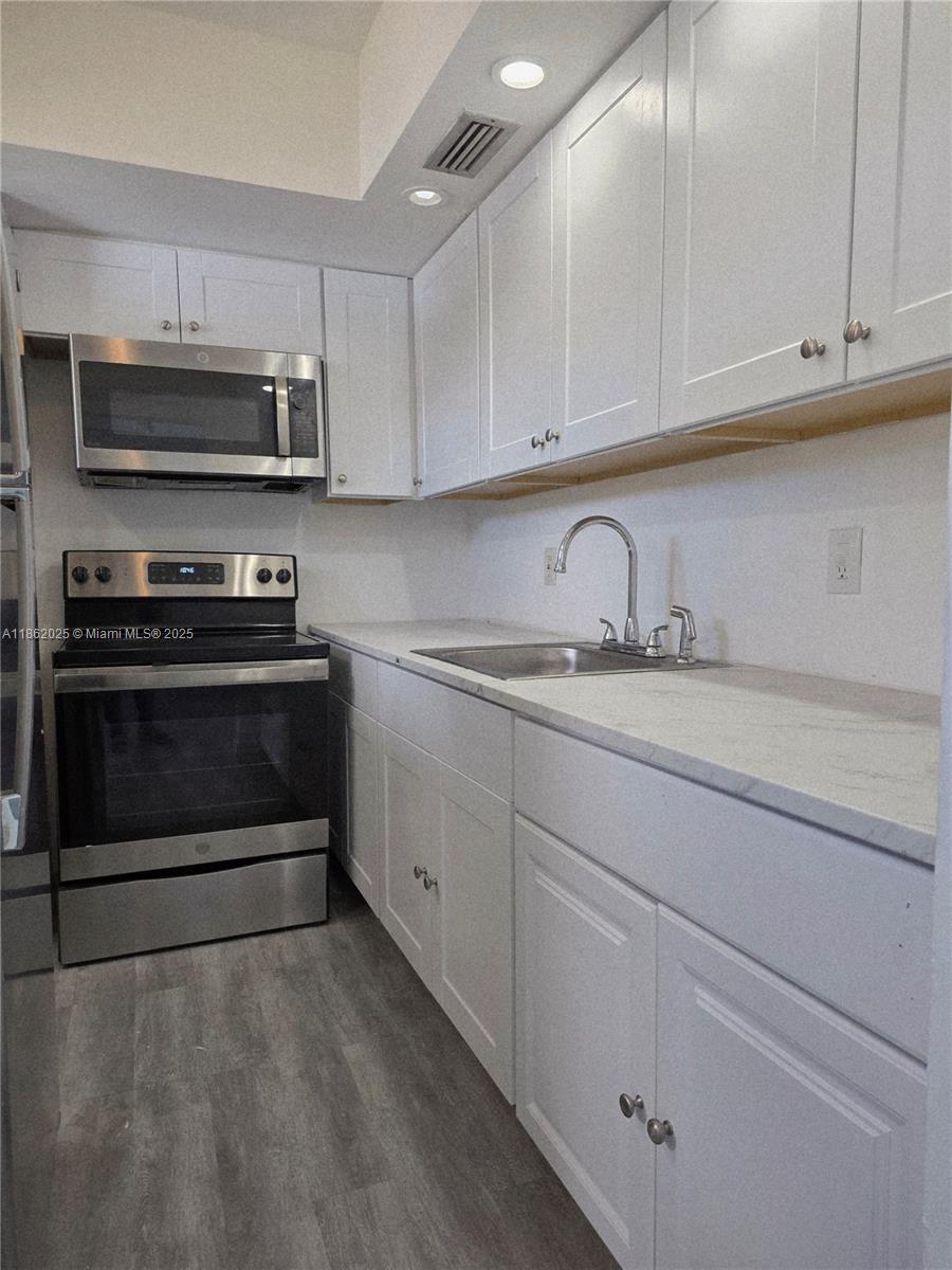 2940 NE 203rd St # C101