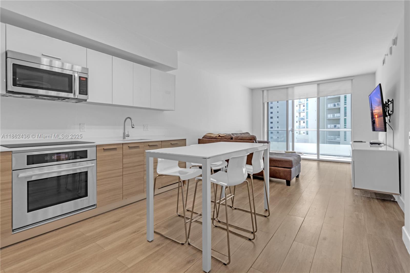 1300 Brickell Bay Dr # 903