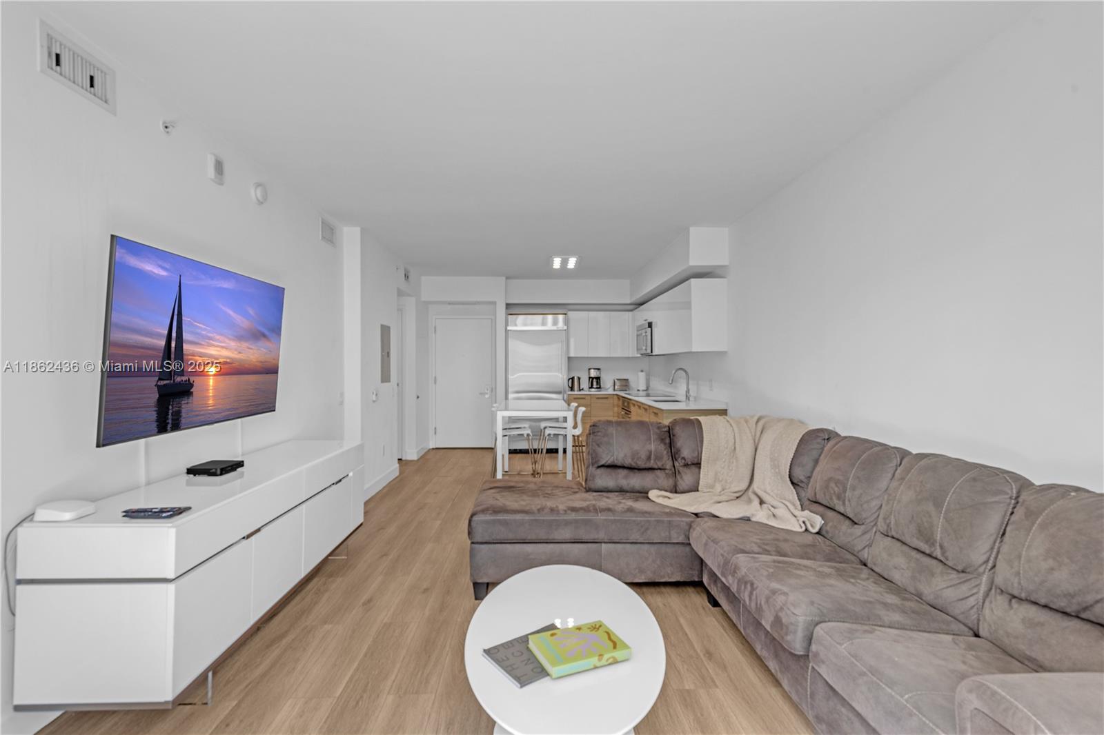 1300 Brickell Bay Dr # 903