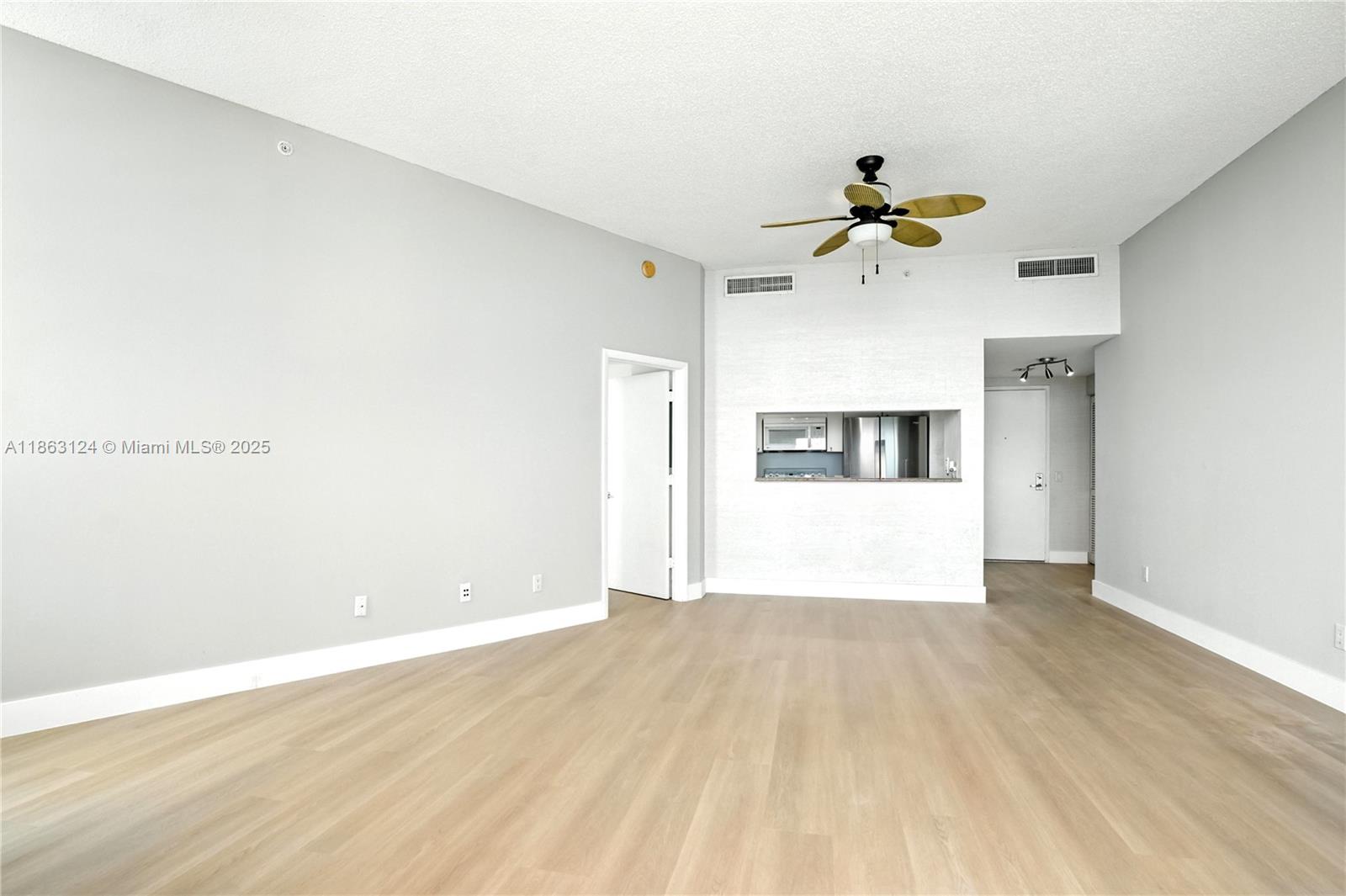 2475 Brickell Ave # 2610