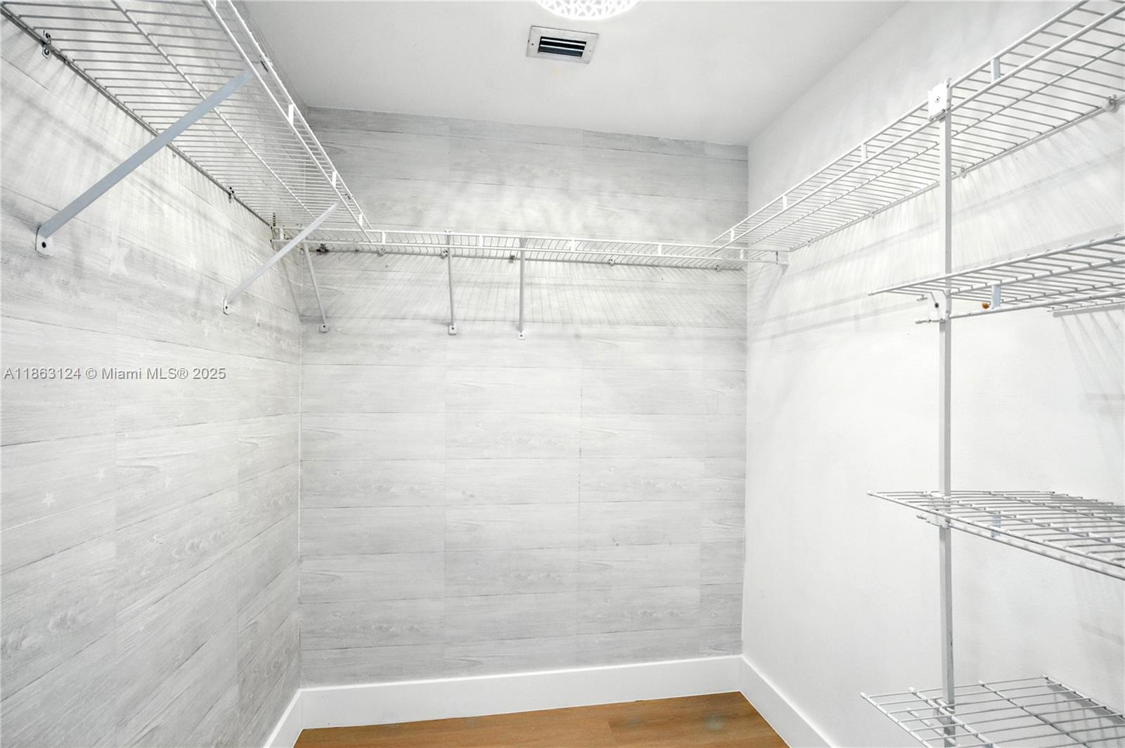 2475 Brickell Ave # 2610