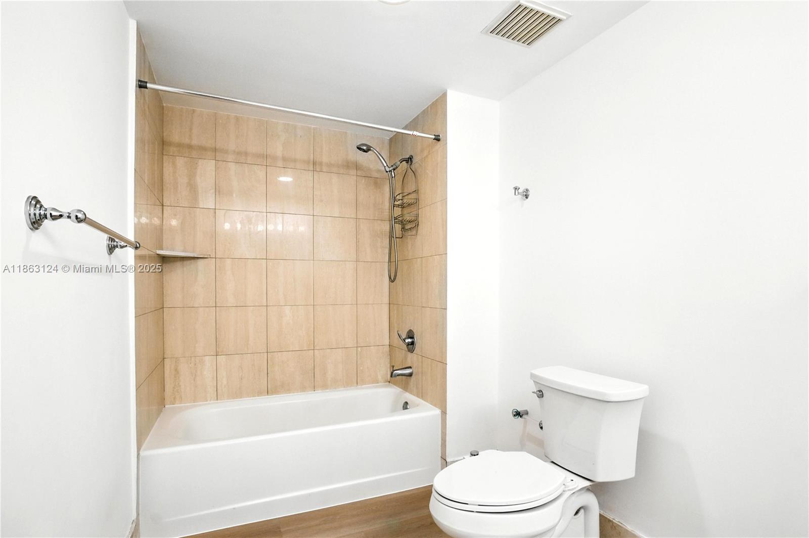 2475 Brickell Ave # 2610