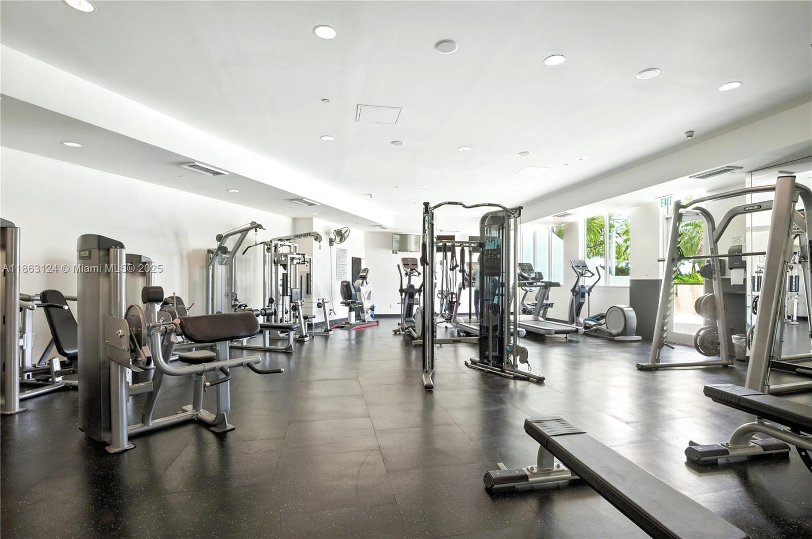 2475 Brickell Ave # 2610