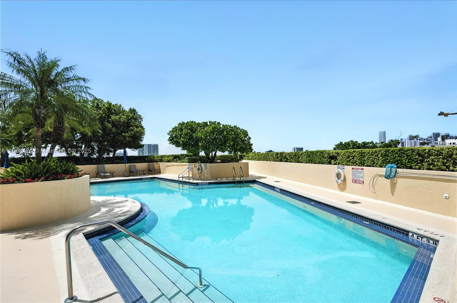 2475 Brickell Ave # 2610