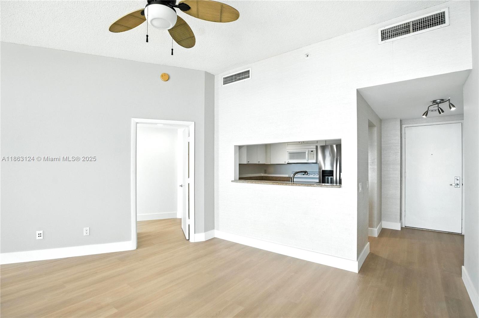 2475 Brickell Ave # 2610