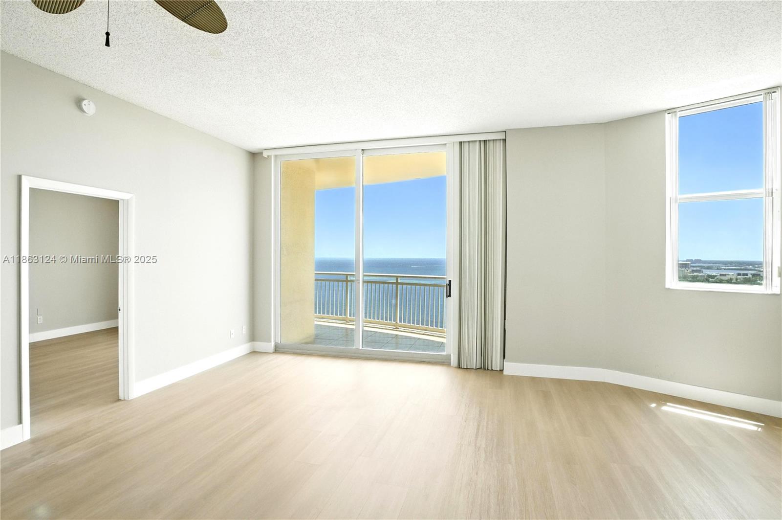 2475 Brickell Ave # 2610