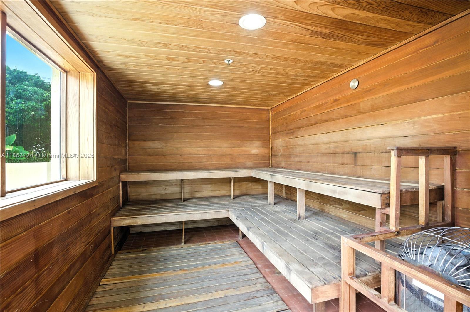 2475 Brickell Ave # 2610