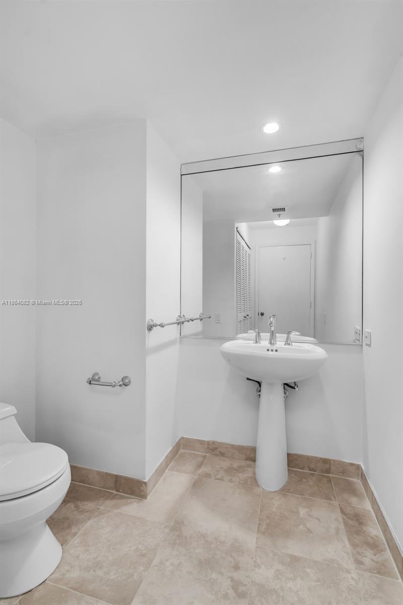 808 Brickell Key Dr # 3205