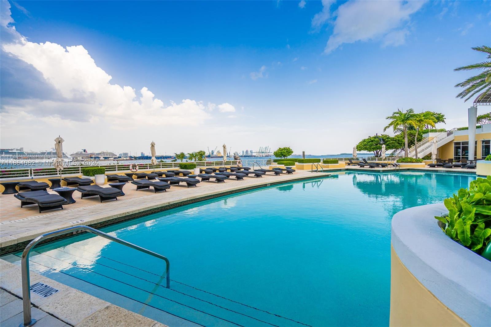 808 Brickell Key Dr # 3205