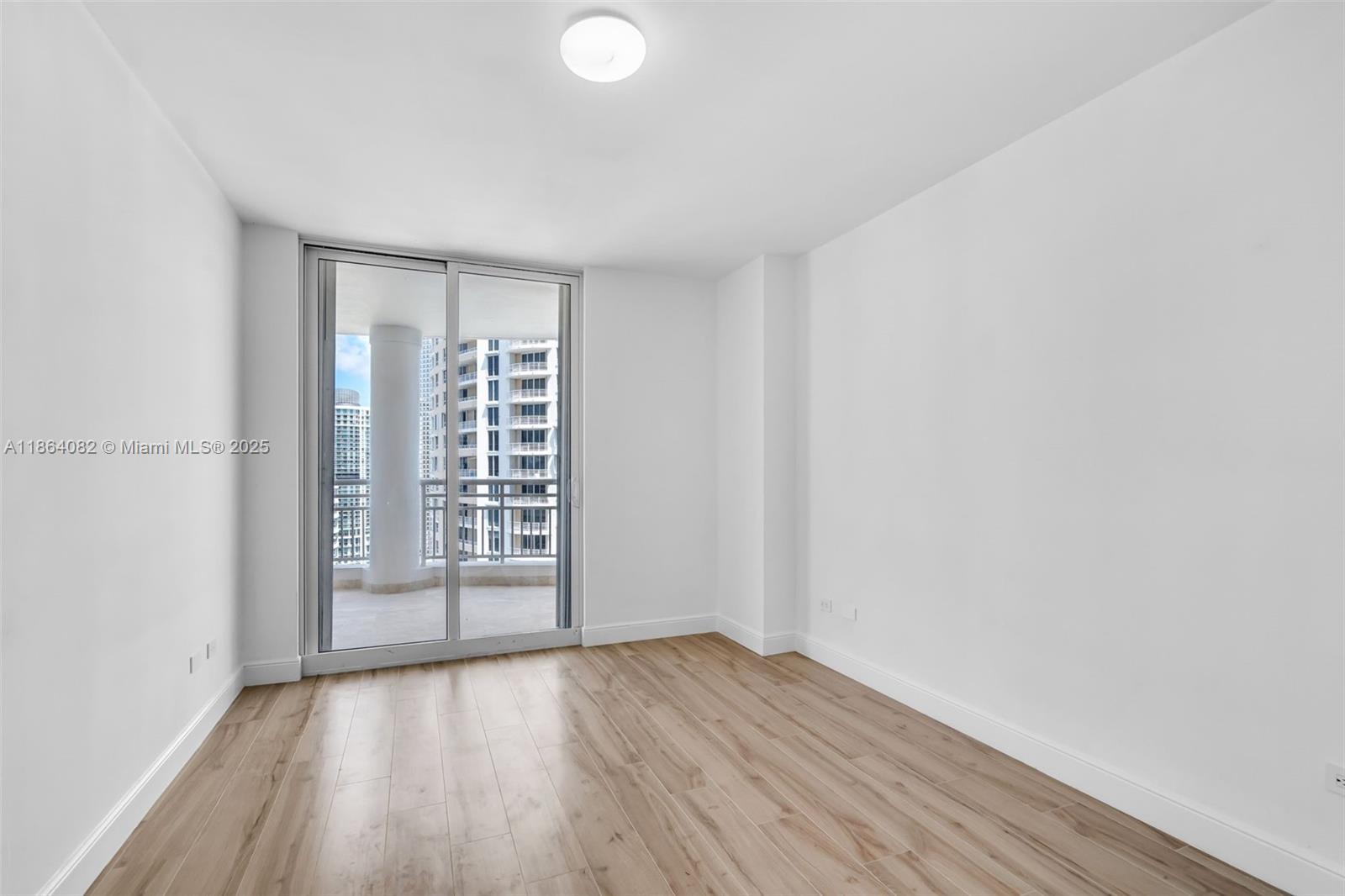 808 Brickell Key Dr # 3205