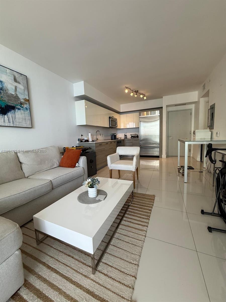 1300 Brickell Bay Dr # 2305