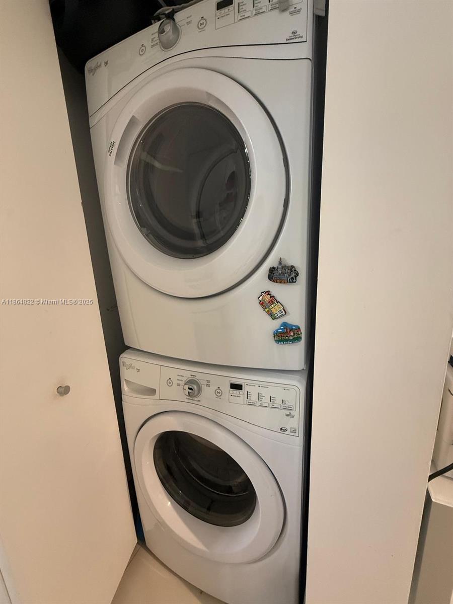 1300 Brickell Bay Dr # 2305