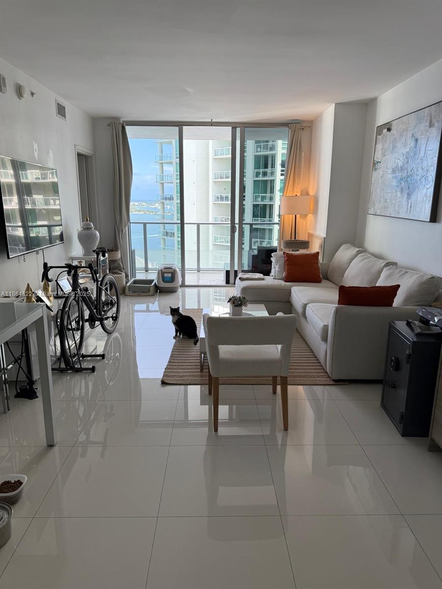 1300 Brickell Bay Dr # 2305