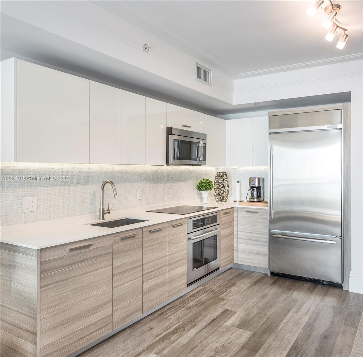 1300 Brickell Bay Dr # 1909