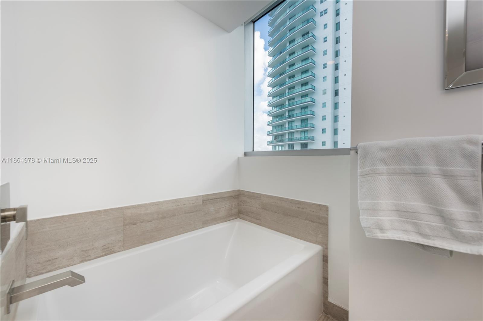 1300 Brickell Bay Dr # 1909
