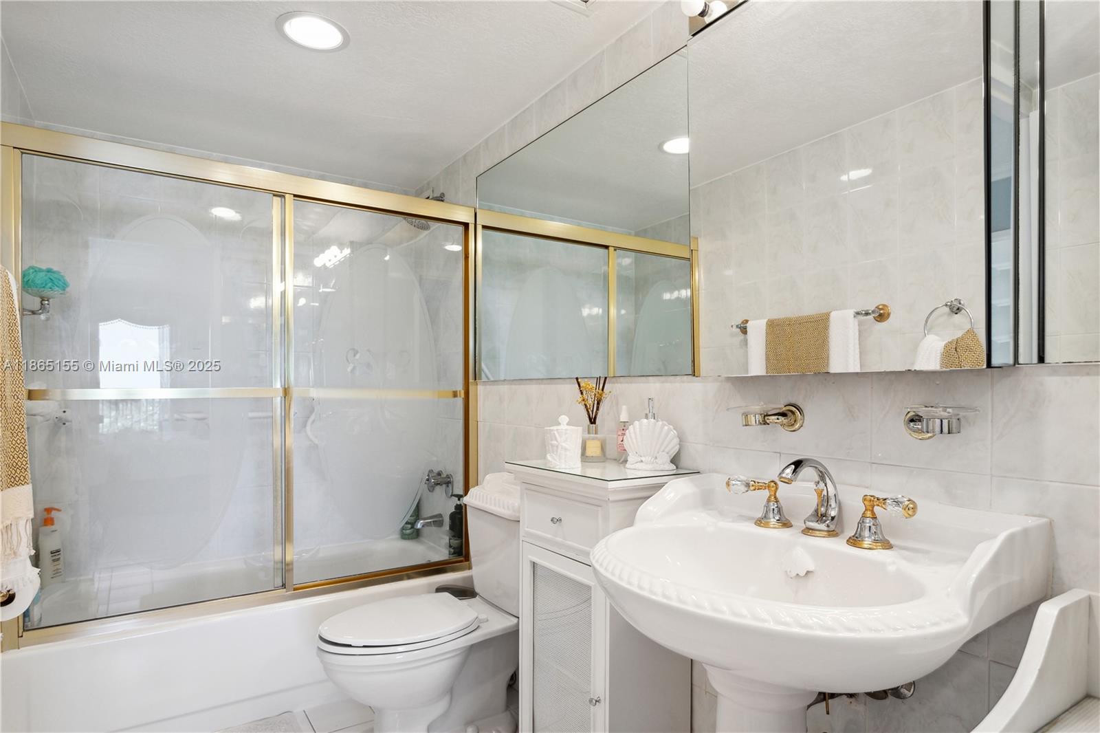 5401 Collins Ave # 1020