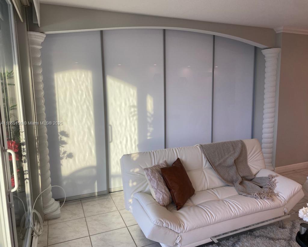 5401 Collins Ave # 1020