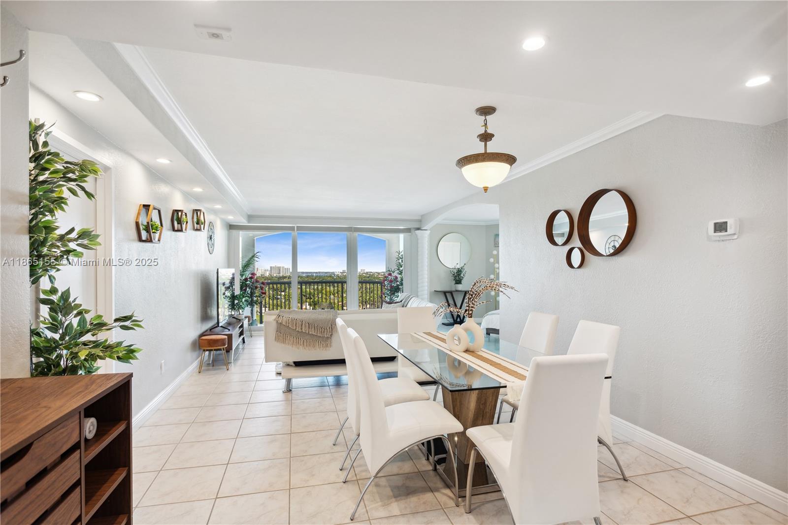 5401 Collins Ave # 1020